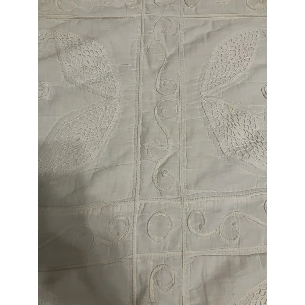 1900s Antique CottageCore Amish white on white BABY CRIB QUILT 81x72 hand stitch